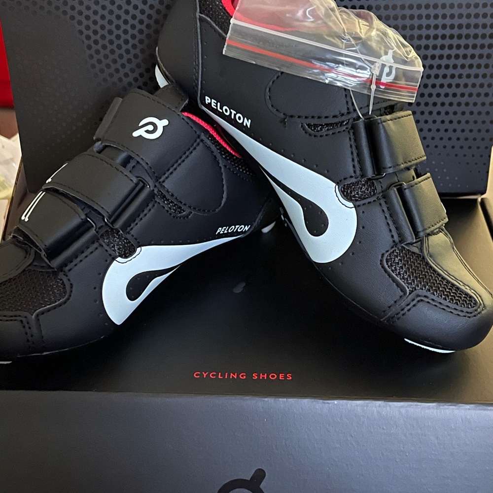 Peloton shoes new!
